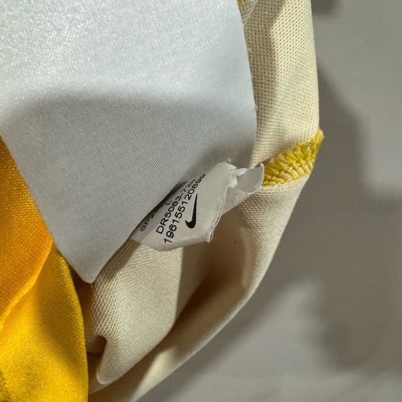 2023-2024 Barcelona Away 4th Kit Football Soccer Jersey - Picture 5 of 9